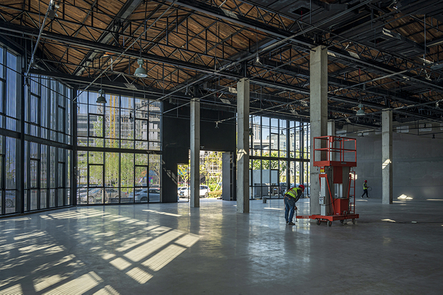 Industrial-Flooring-&-Warehouses